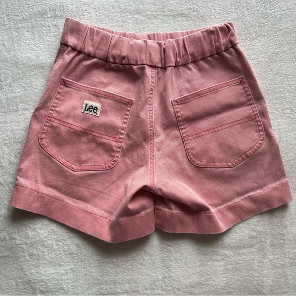 Lee Pink Shorts, 67%cotton, 30% polyester, 3% spandex (Size M ) - Picture 2 of 5
